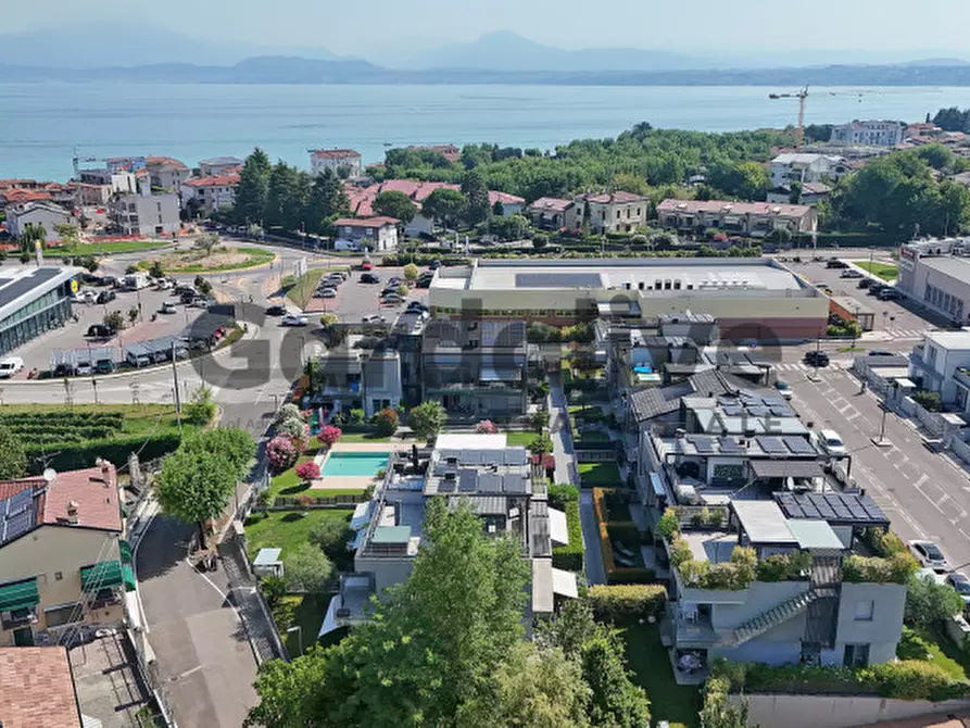 Immagine 25 di Appartamento in vendita  in Località Vecchi 12 a Peschiera Del Garda