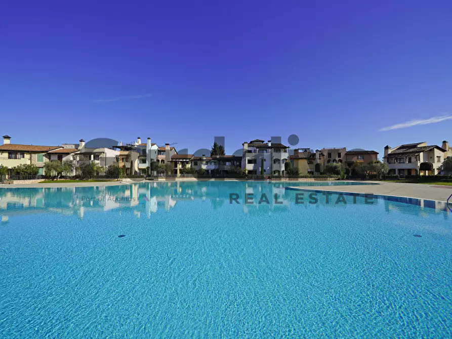 Immagine 1 di Appartamento in vendita  in Localià Sermana 1 Peschiera del garda a Peschiera Del Garda