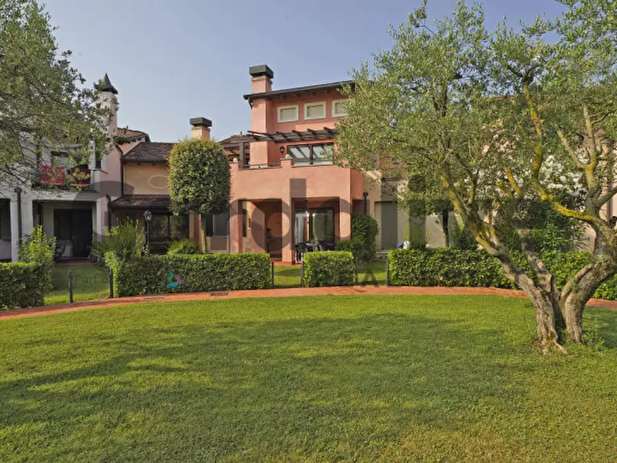 Immagine 12 di Appartamento in vendita  in Localià Sermana 1 Peschiera del garda a Peschiera Del Garda