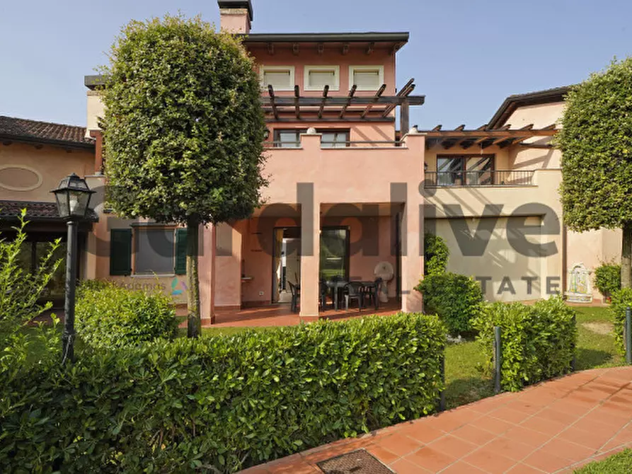 Immagine 19 di Appartamento in vendita  in Localià Sermana 1 Peschiera del garda a Peschiera Del Garda