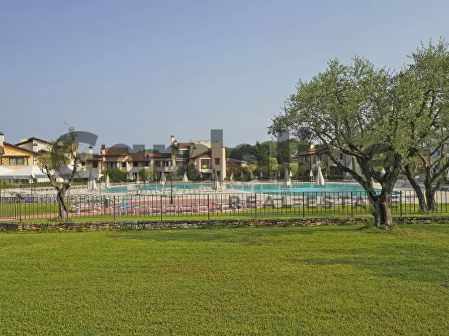 Immagine 21 di Appartamento in vendita  in Localià Sermana 1 Peschiera del garda a Peschiera Del Garda