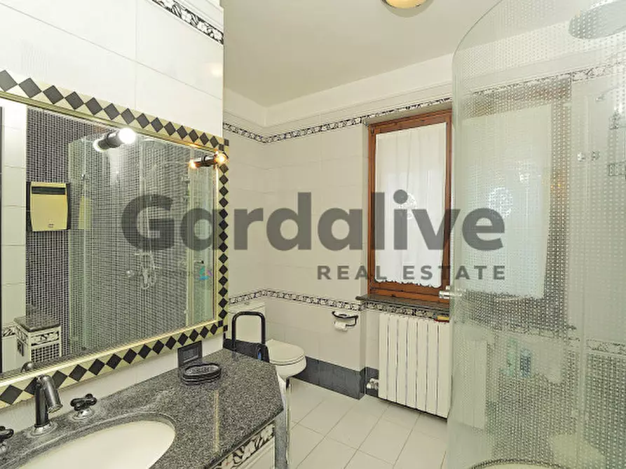 Immagine 21 di Villa in vendita  in località Bertoletta a Peschiera Del Garda