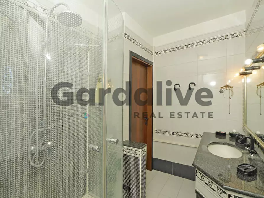 Immagine 22 di Villa in vendita  in località Bertoletta a Peschiera Del Garda