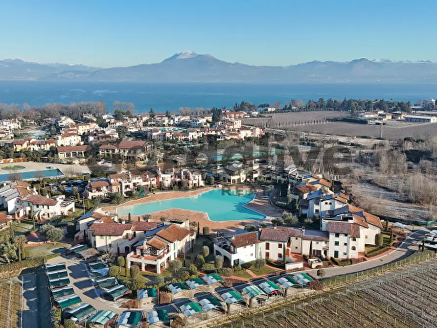Immagine 1 di Villetta a schiera in vendita  in Località Bassana a Peschiera Del Garda