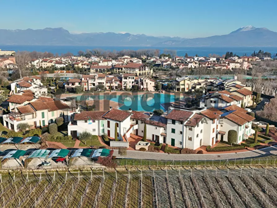 Immagine 2 di Villetta a schiera in vendita  in Località Bassana a Peschiera Del Garda