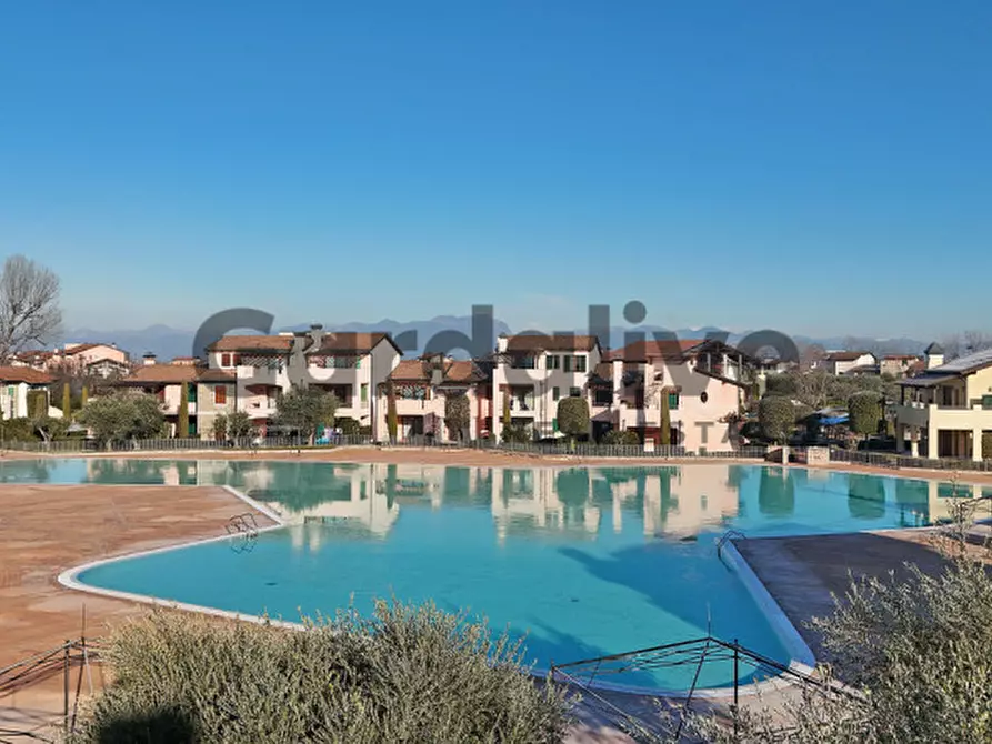 Immagine 3 di Villetta a schiera in vendita  in Località Bassana a Peschiera Del Garda