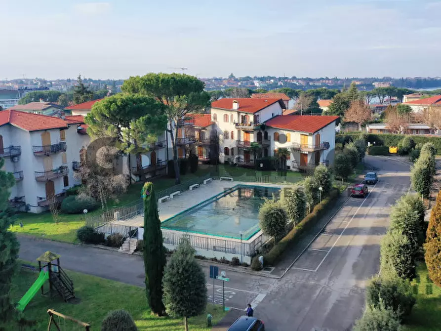 Immagine 2 di Appartamento in vendita  in Via Benaco 34 a Peschiera Del Garda