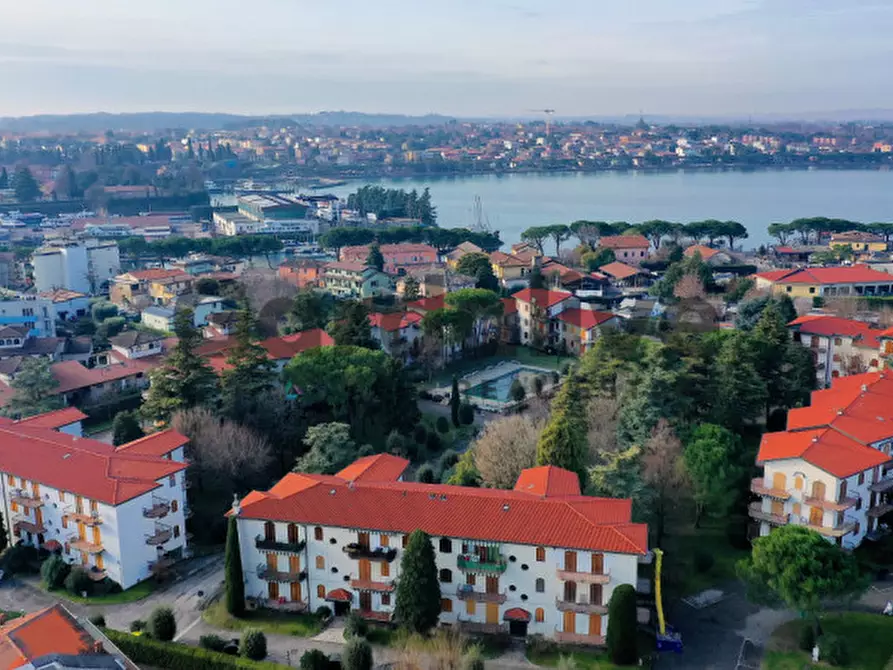 Immagine 4 di Appartamento in vendita  in Via Benaco 34 a Peschiera Del Garda
