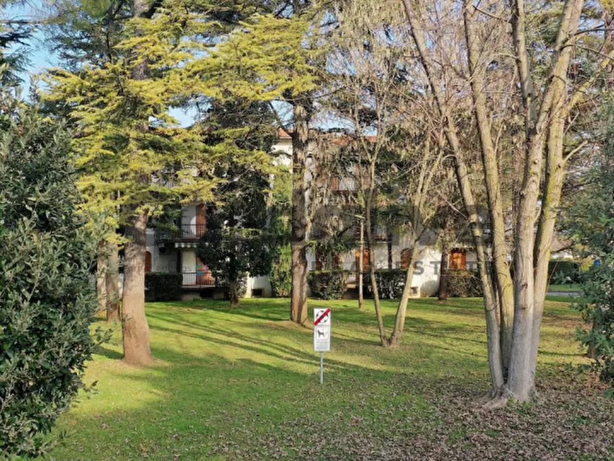 Immagine 8 di Appartamento in vendita  in Via Benaco 34 a Peschiera Del Garda