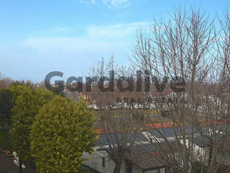 Immagine 11 di Appartamento in vendita  in Via Benaco 34 a Peschiera Del Garda