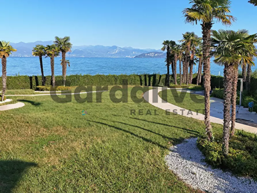 Immagine 12 di Villa in vendita  in Via Miralago 12 a Peschiera Del Garda