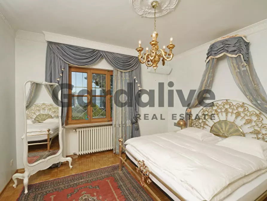 Immagine 19 di Villa in vendita  in Via Miralago 12 a Peschiera Del Garda