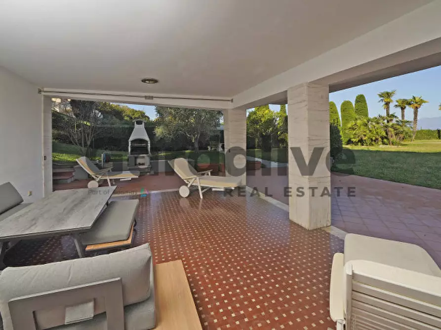 Immagine 25 di Villa in vendita  in Via Miralago 12 a Peschiera Del Garda