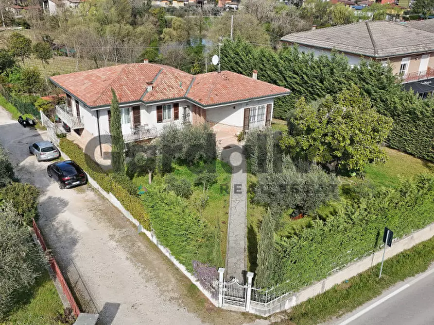 Immagine 1 di Villa in vendita  in Strada Peschiera 33 a Ponti Sul Mincio