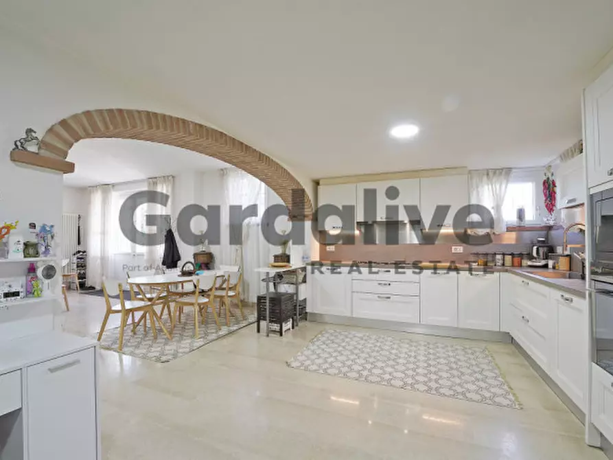 Immagine 5 di Villa in vendita  in Strada Peschiera 33 a Ponti Sul Mincio