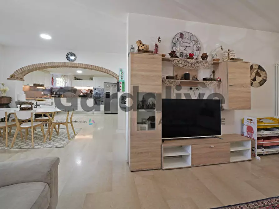 Immagine 7 di Villa in vendita  in Strada Peschiera 33 a Ponti Sul Mincio
