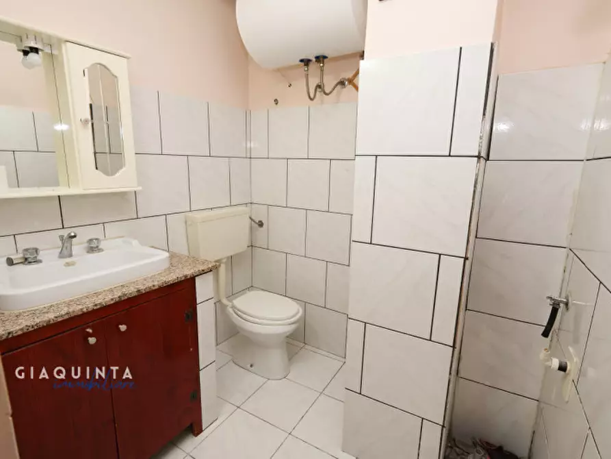 Immagine 9 di Negozio in affitto  in Via Giuseppe Garibaldi n 216 a Palagonia