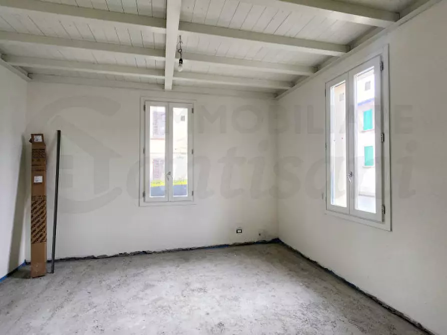 Immagine 2 di Villa in vendita  in viale Colombo a Fucecchio