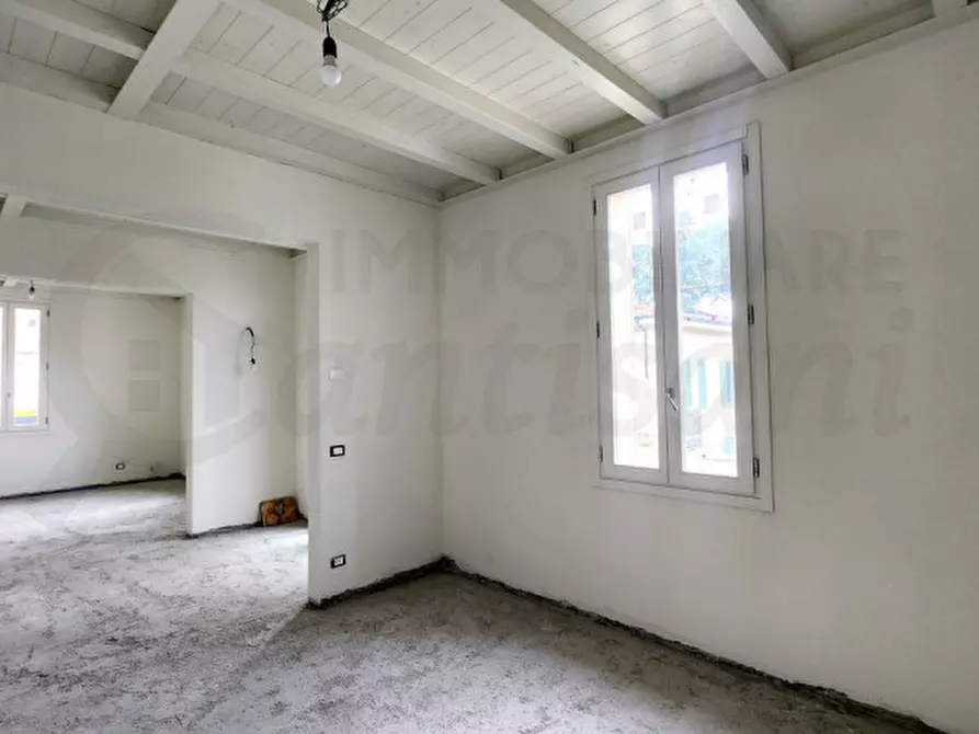 Immagine 3 di Villa in vendita  in viale Colombo a Fucecchio