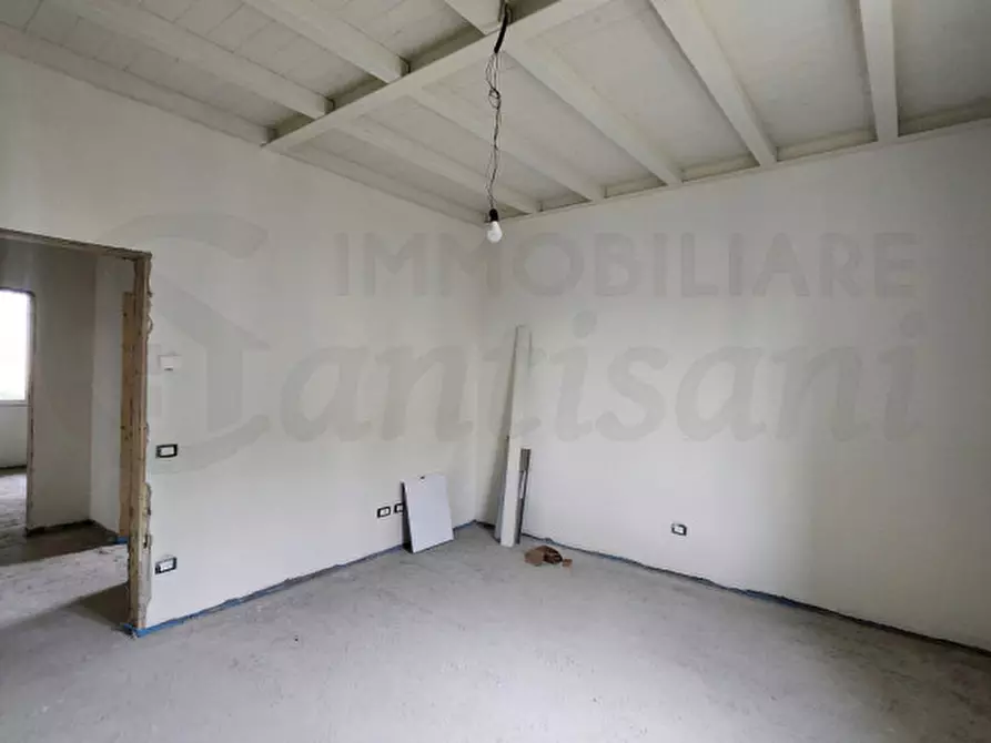 Immagine 6 di Villa in vendita  in viale Colombo a Fucecchio