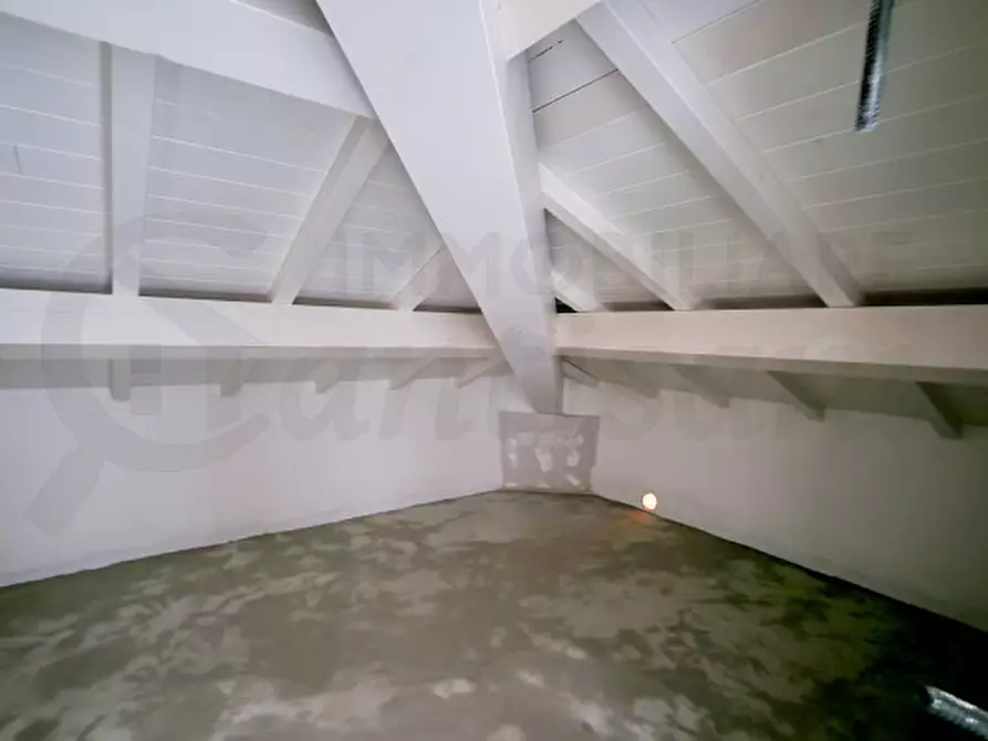 Immagine 11 di Villa in vendita  in viale Colombo a Fucecchio