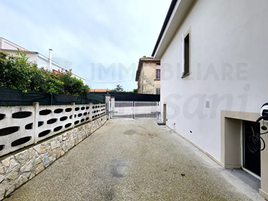 Immagine 15 di Villa in vendita  in viale Colombo a Fucecchio