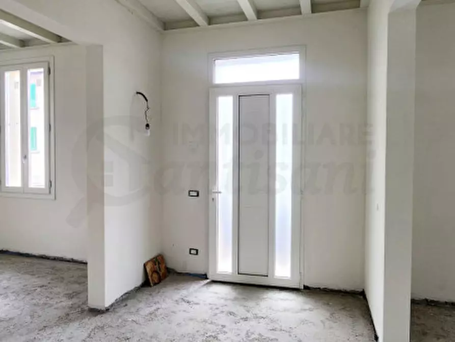 Immagine 16 di Villa in vendita  in viale Colombo a Fucecchio