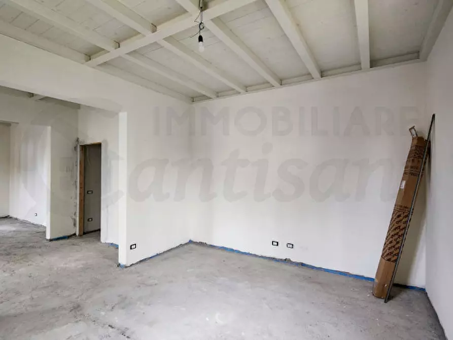 Immagine 22 di Villa in vendita  in viale Colombo a Fucecchio