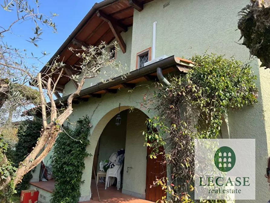 Immagine 1 di Villa in vendita  in via ponchielli a Forte Dei Marmi