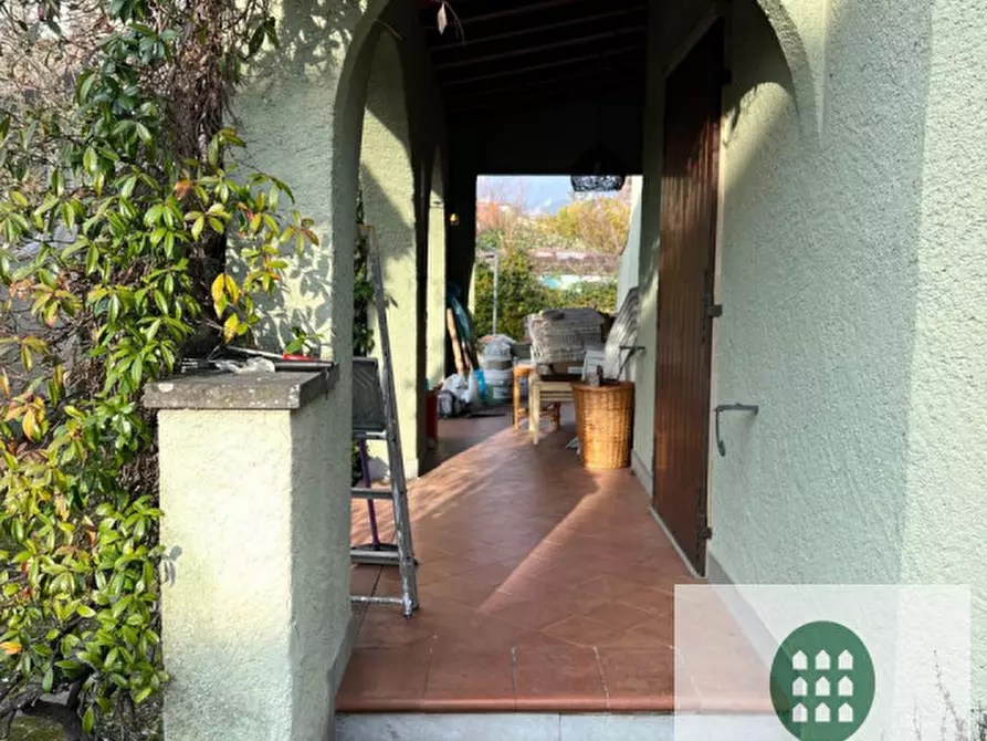 Immagine 3 di Villa in vendita  in via ponchielli a Forte Dei Marmi