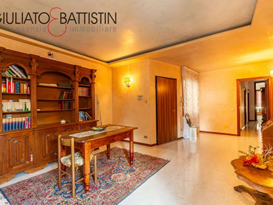 Immagine 1 di Appartamento in vendita  in Contrà Santa Caterina a Vicenza