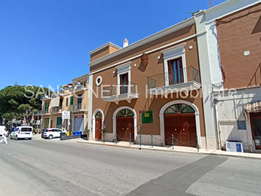 Immagine 4 di Palazzo in vendita  in NIKA a Fasano