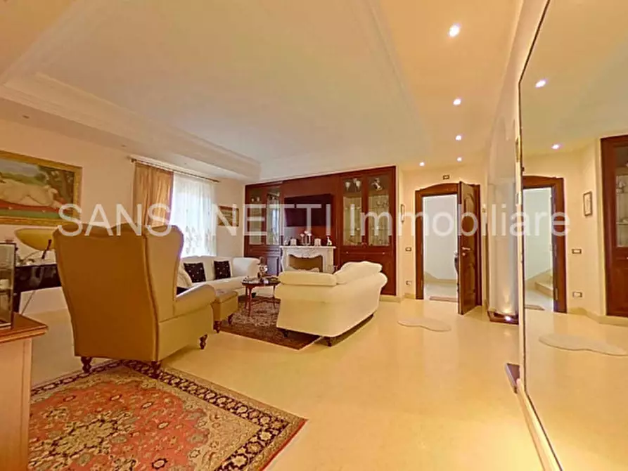 Immagine 9 di Palazzo in vendita  in NIKA a Fasano