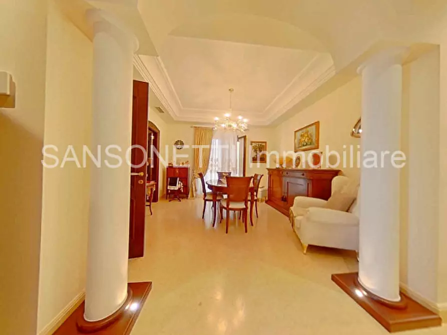 Immagine 11 di Palazzo in vendita  in NIKA a Fasano