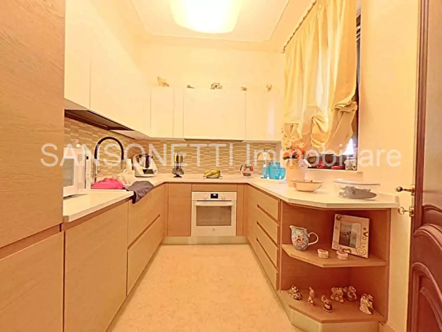 Immagine 14 di Palazzo in vendita  in NIKA a Fasano