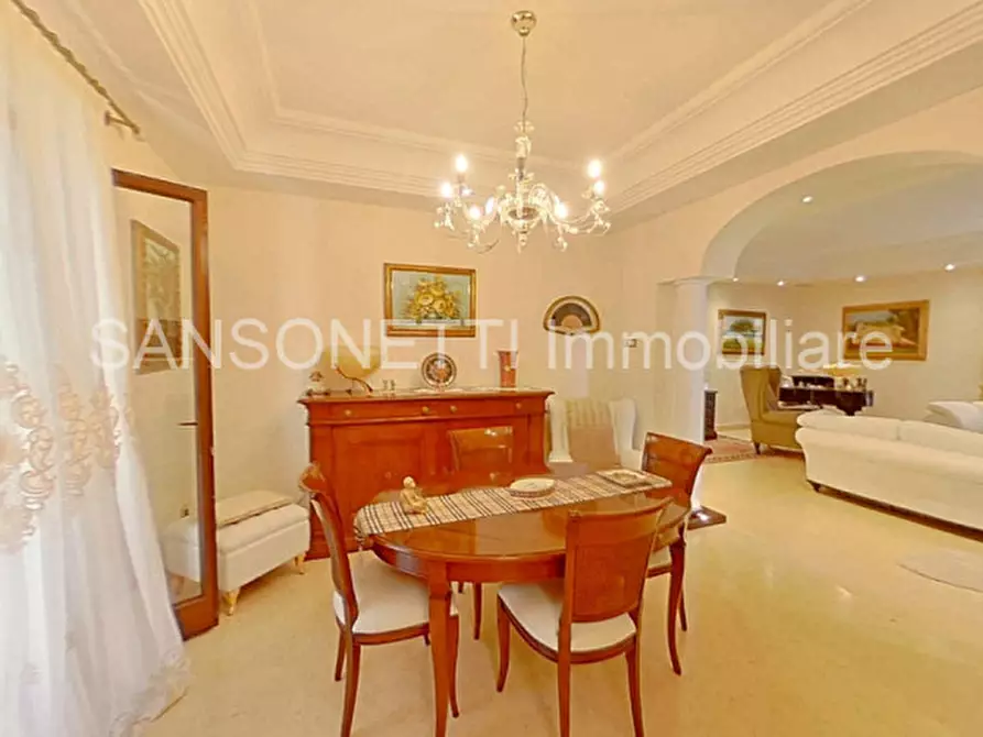 Immagine 15 di Palazzo in vendita  in NIKA a Fasano