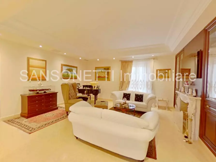 Immagine 16 di Palazzo in vendita  in NIKA a Fasano