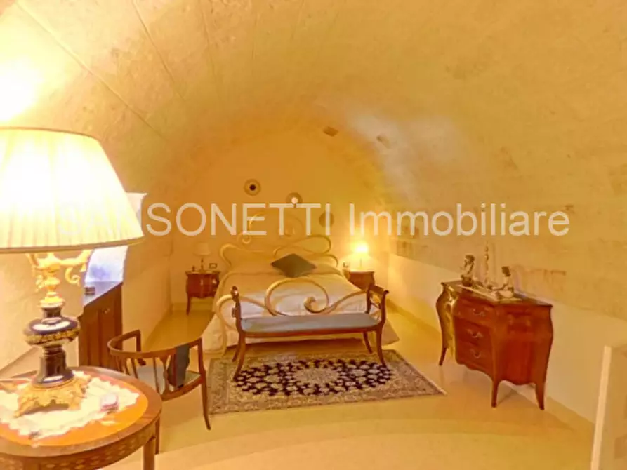 Immagine 18 di Palazzo in vendita  in NIKA a Fasano