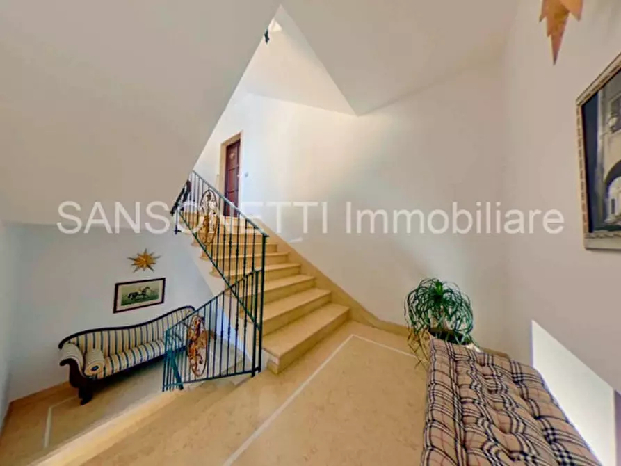 Immagine 25 di Palazzo in vendita  in NIKA a Fasano