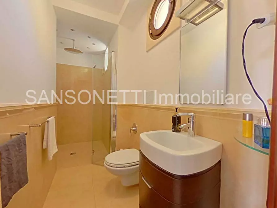 Immagine 32 di Palazzo in vendita  in NIKA a Fasano