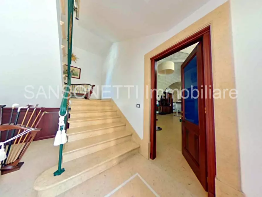 Immagine 35 di Palazzo in vendita  in NIKA a Fasano