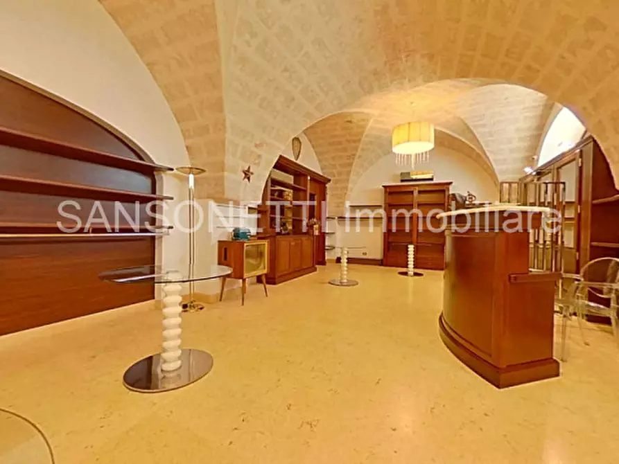 Immagine 36 di Palazzo in vendita  in NIKA a Fasano