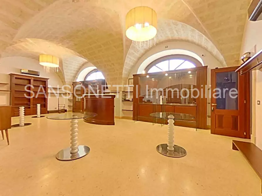 Immagine 38 di Palazzo in vendita  in NIKA a Fasano