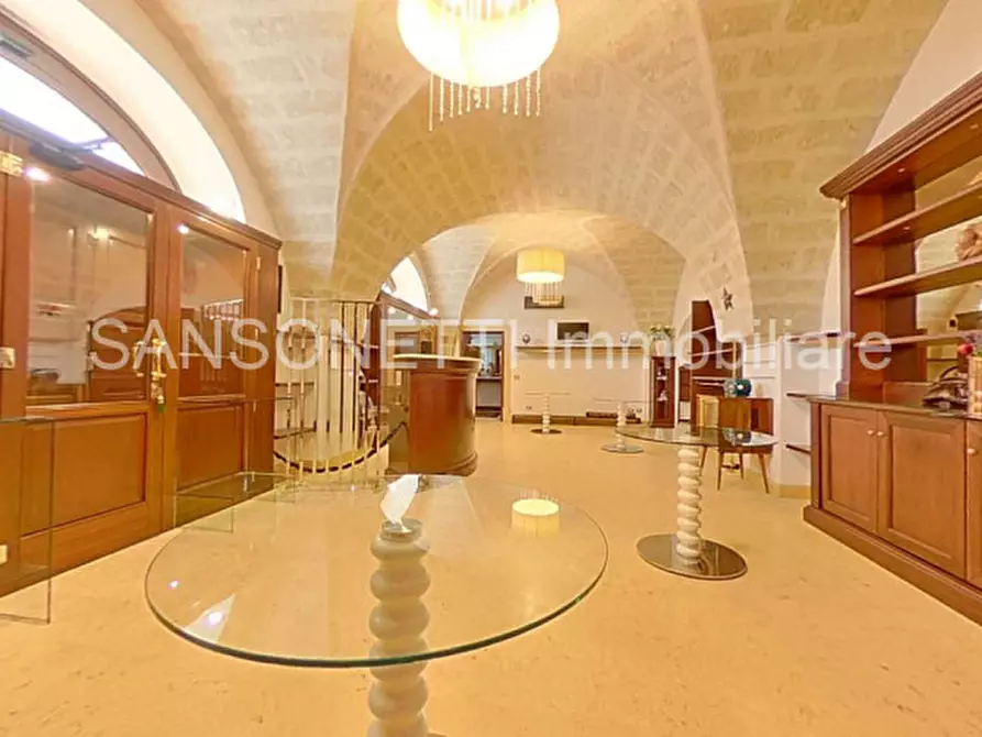 Immagine 39 di Palazzo in vendita  in NIKA a Fasano