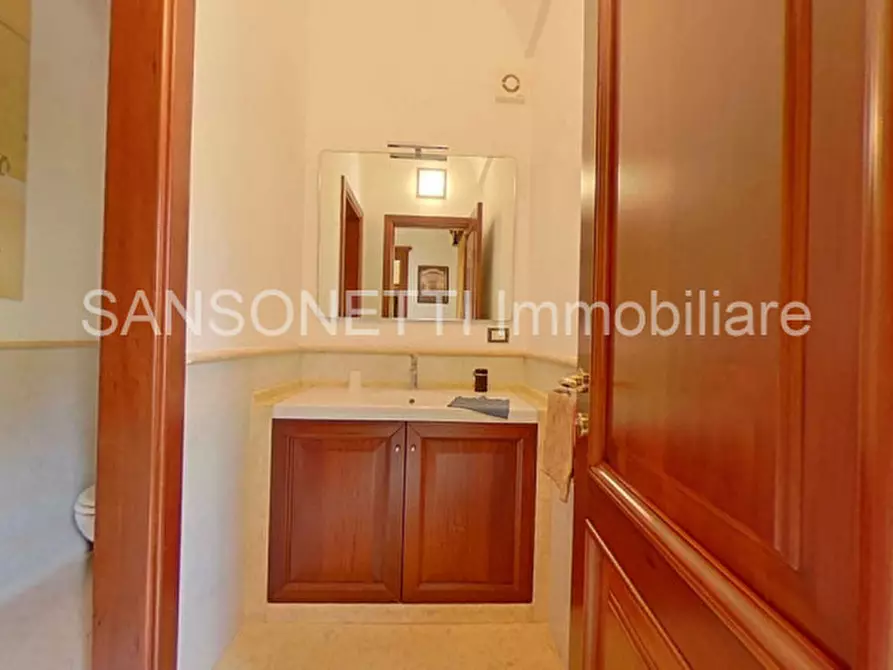 Immagine 40 di Palazzo in vendita  in NIKA a Fasano