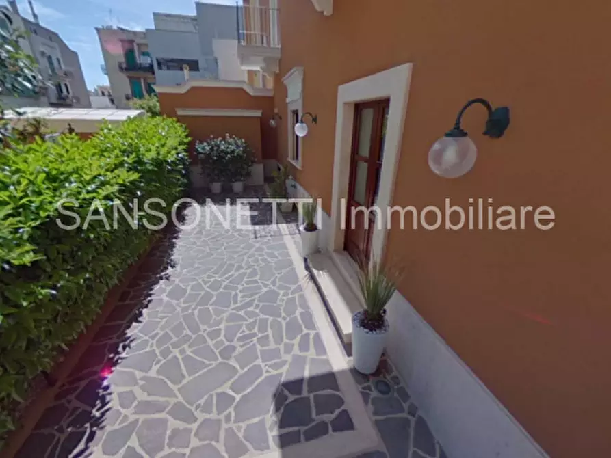 Immagine 41 di Palazzo in vendita  in NIKA a Fasano