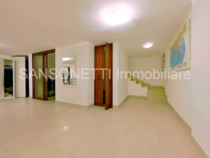 Immagine 44 di Palazzo in vendita  in NIKA a Fasano