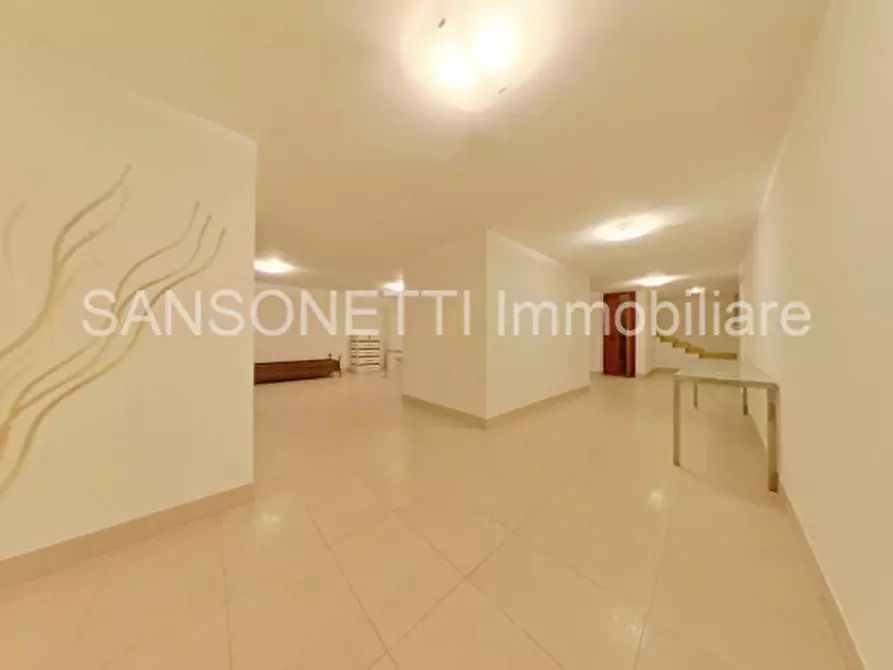 Immagine 45 di Palazzo in vendita  in NIKA a Fasano