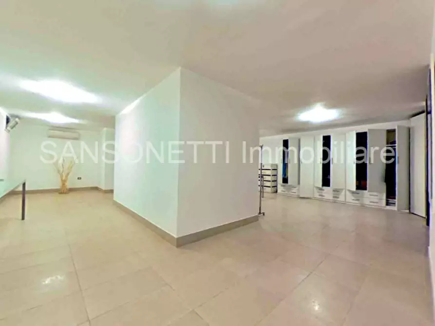 Immagine 46 di Palazzo in vendita  in NIKA a Fasano