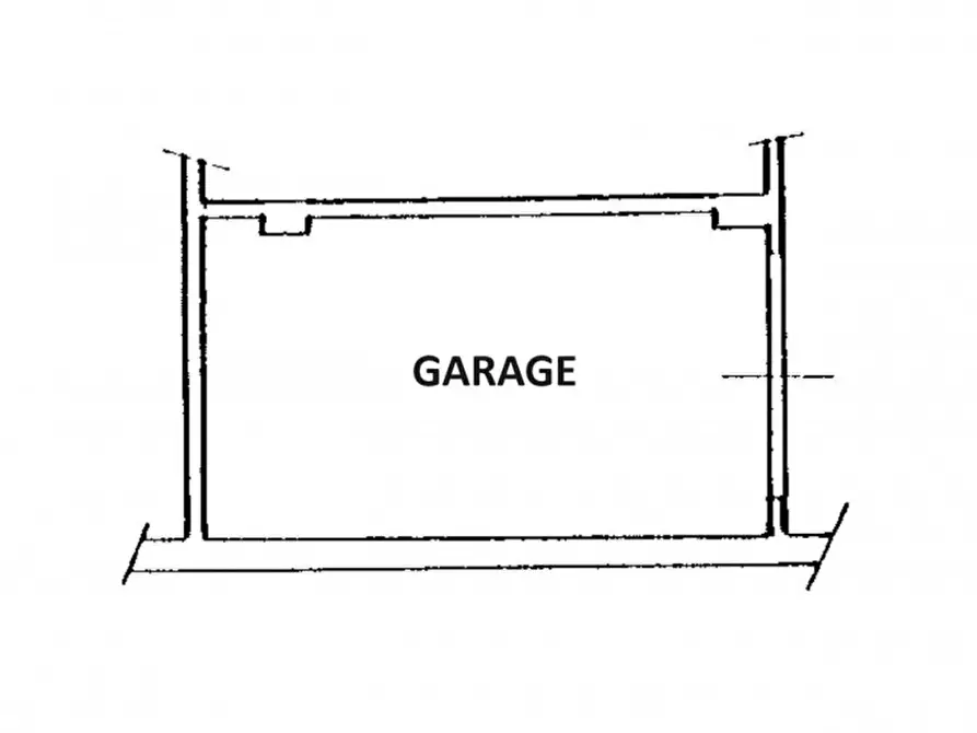 Immagine 1 di Garage in vendita  in Via di Marco Simone, N. 82 a Guidonia Montecelio